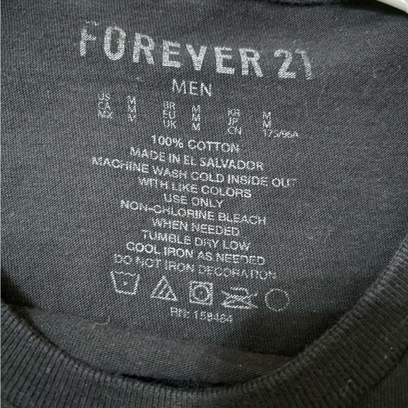 Black Graphic Tee Forever21 Size Medium - Picture 3 of 4